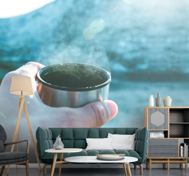 人墙壁画手握饮品 - TenStickers