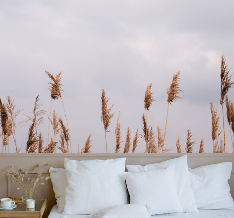 树木墙壁画与高草剪影相映成趣 - TenStickers