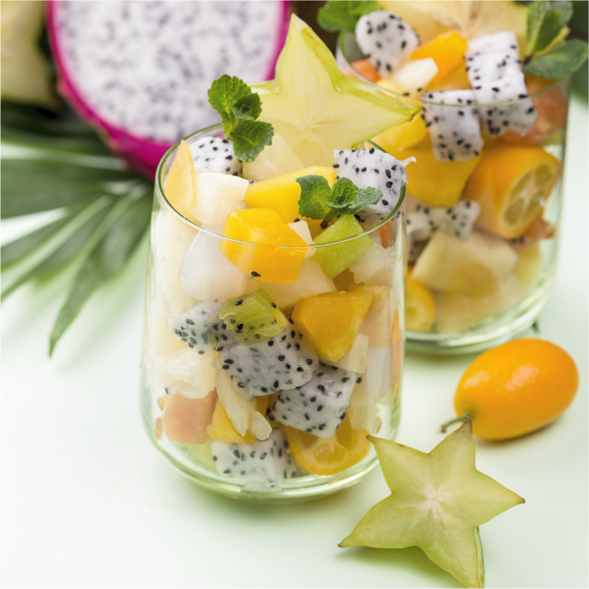 厨房宣传画：芒果与绿色玻璃杯 - TenStickers