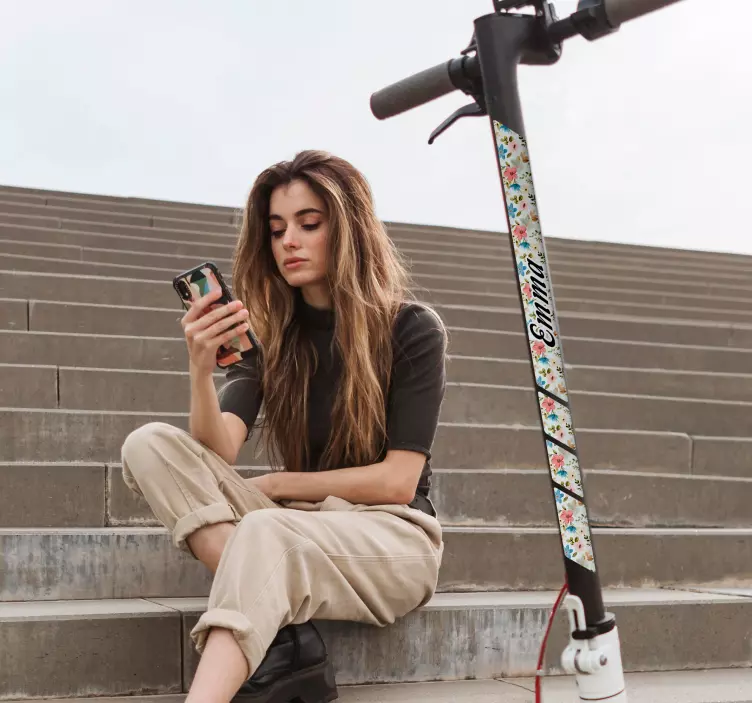 贴纸 滑板车 滑板花朵名字 - TenStickers