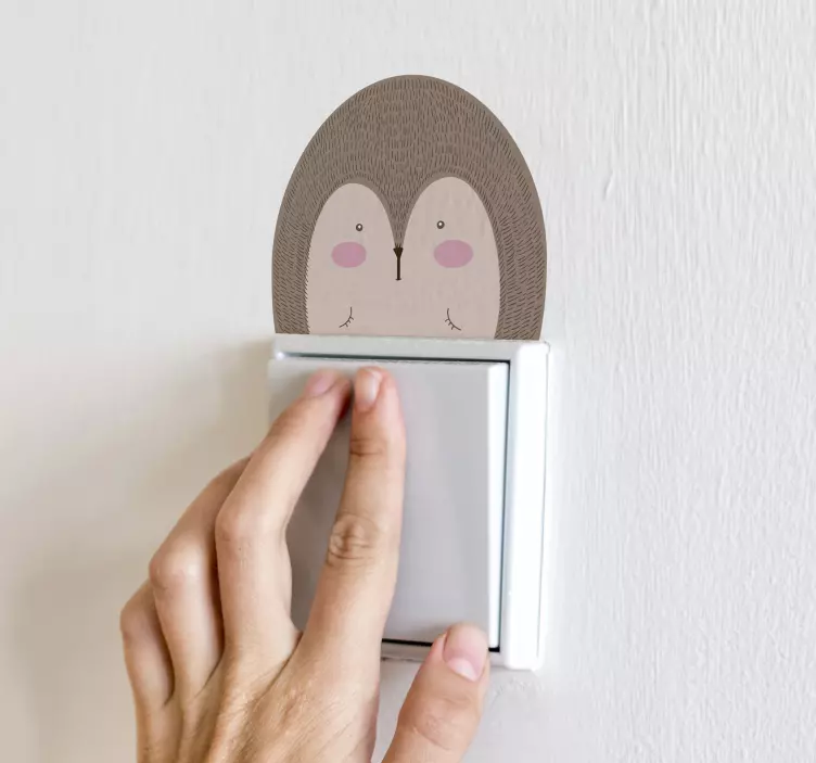 豪猪画着名字灯开关贴纸 - TenStickers