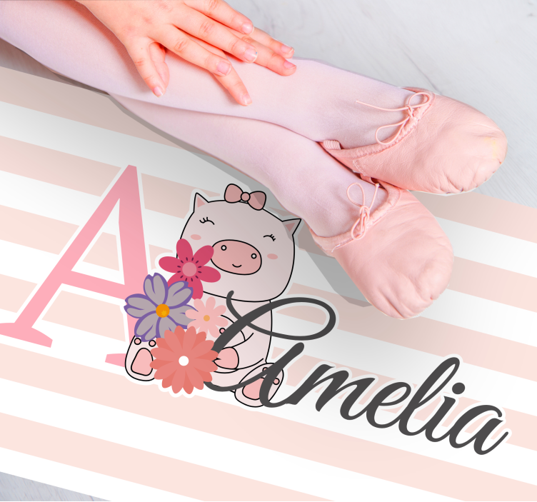 可爱的动物小猪与名字婴儿游戏垫 - TenStickers